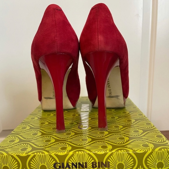 Gianni Bini Red Heels - Picture 4 of 4